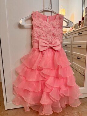 Girl's dress